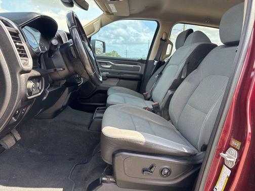 Delmonico Red Pearlcoat 2020 RAM 1500 Big Horn/Lone Star