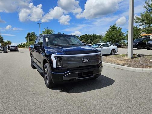 2025 Ford F-150 Lightning LARIAT