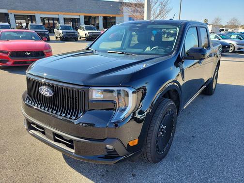 2026 Ford Maverick Lobo Standard