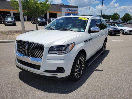 PRISTINE WHITE METALLIC 3C 2023 Lincoln Navigator Black Label