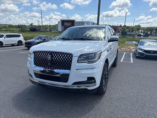 PRISTINE WHITE METALLIC 3C 2023 Lincoln Navigator Black Label
