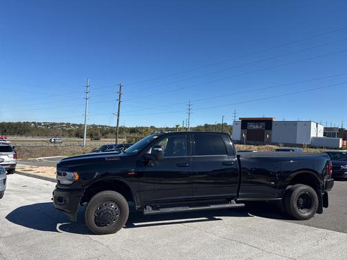 2024 RAM 3500 Big Horn Crew Cab 4x4 8' Box