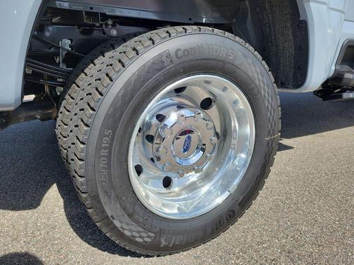 Glacier Gray Met Tri-Coat 2026 Ford F-450 Platinum