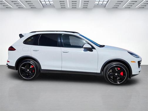 2016 Porsche Cayenne Turbo
