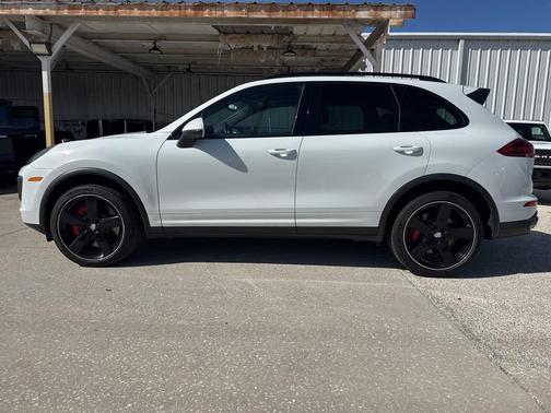 2016 Porsche Cayenne Turbo