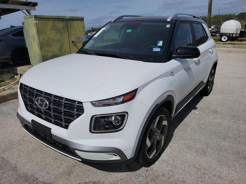 Ceramic White 2022 Hyundai VENUE Limited