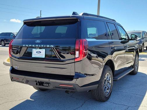 Agate Black Metallic 2026 Ford Expedition Active