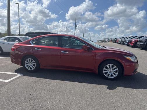 Cayenne Red 2016 Nissan Altima 2.5 S