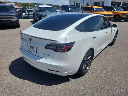 Pearl White Multi-Coat 2022 Tesla Model 3 Long Range