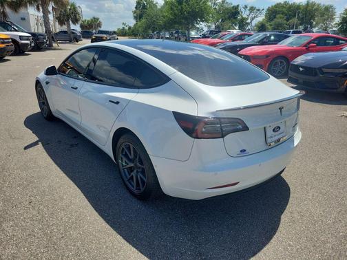 Pearl White Multi-Coat 2022 Tesla Model 3 Long Range