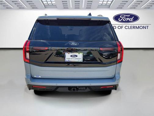 Glacier Gray Met Tri-Coat 2026 Ford Expedition Tremor