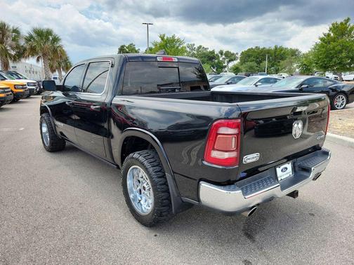 Diamond Black Crystal Pearlcoat 2019 RAM 1500 Longhorn