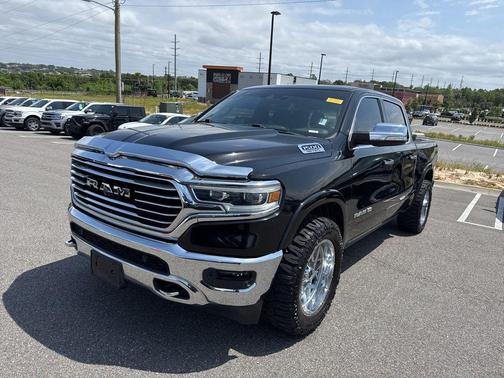 Diamond Black Crystal Pearlcoat 2019 RAM 1500 Longhorn