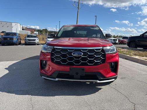 2025 Ford Explorer Platinum