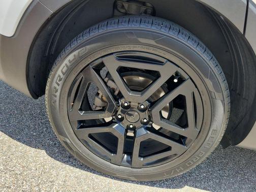 Glacial White Pearl 2022 Kia Telluride S