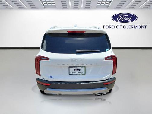 Glacial White Pearl 2022 Kia Telluride S