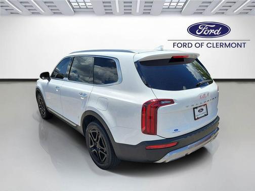 Glacial White Pearl 2022 Kia Telluride S