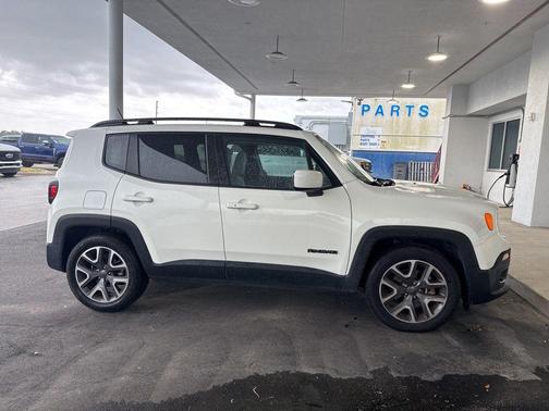 Alpine White 2016 Jeep Renegade Latitude