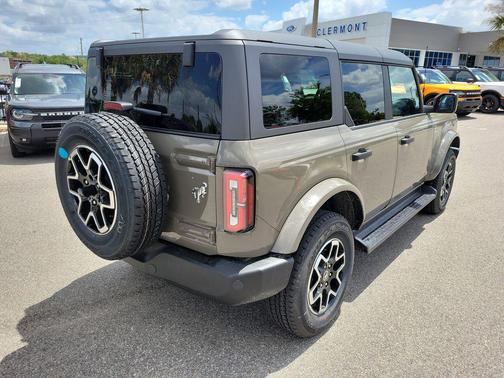 Marsh Gray 2026 Ford Bronco Outer Banks