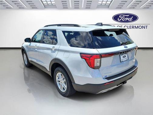Space White Metallic 2026 Ford Explorer Active