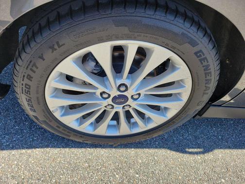 2017 Ford C-Max Hybrid SE