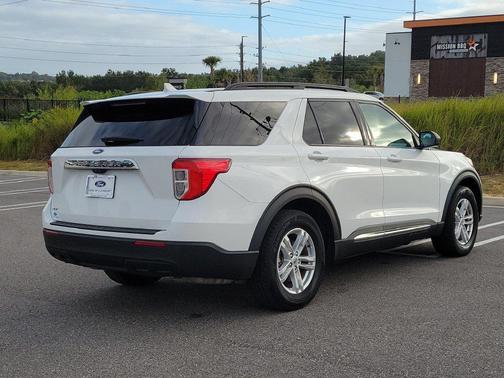 Star White Metallic Tri-Coat 2023 Ford Explorer XLT