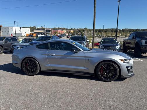 2022 Ford Shelby GT500 Base