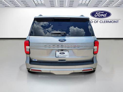 ICONIC SILVER METALLIC 2024 Ford Expedition XLT