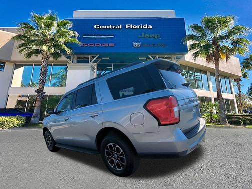 ICONIC SILVER METALLIC 2024 Ford Expedition XLT