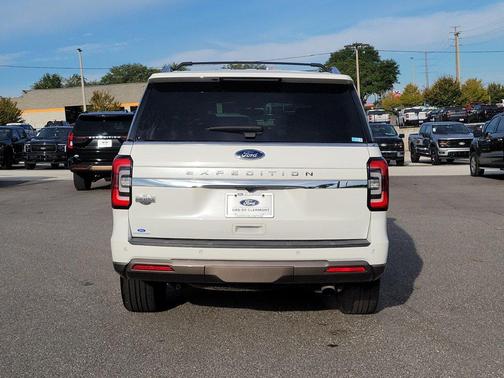 Star White Metallic Tri-Coat 2022 Ford Expedition King Ranch