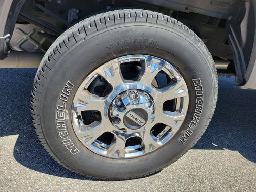 CARBONIZED GRAY 2022 Ford F-250 Lariat