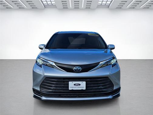 2021 Toyota Sienna LE