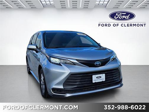 2021 Toyota Sienna LE