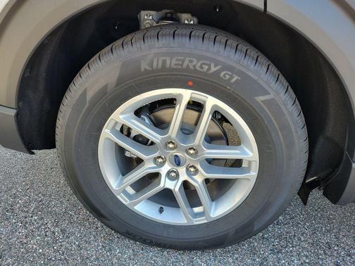 Space White Metallic 2026 Ford Explorer Active