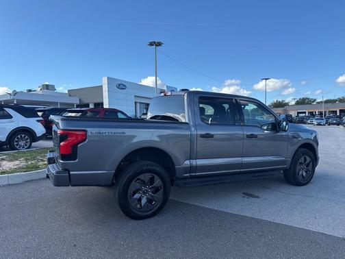 2024 Ford F-150 Lightning XLT