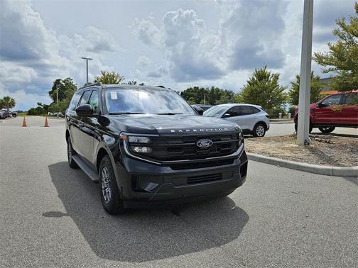 2025 Ford Expedition Max Active 4x2