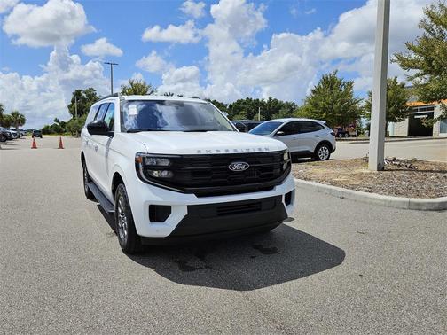 2025 Ford Expedition Max Active 4x2