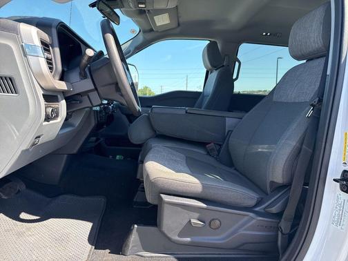 OXFORD WHITE 2024 Ford F-250 XLT