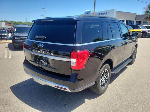 AGATE BLACK METALLIC 2024 Ford Expedition XLT