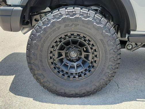 Avalanche Gray 2026 Ford Bronco Big Bend