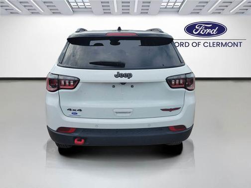 Bright White Clearcoat 2024 Jeep Compass Trailhawk