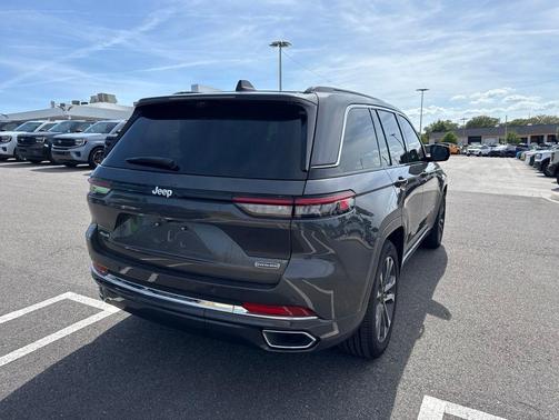 Baltic Gray Metallic Clearcoat 2025 Jeep Grand Cherokee Overland