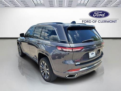 Baltic Gray Metallic Clearcoat 2023 Jeep Grand Cherokee Overland