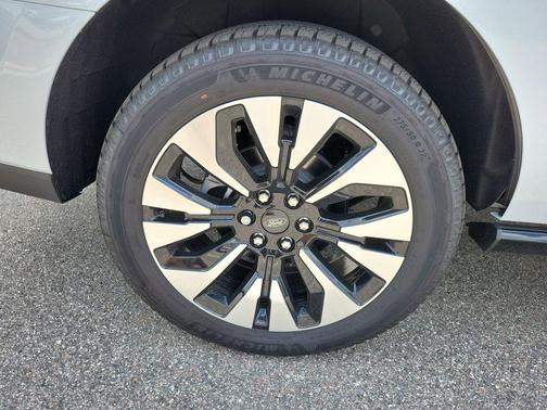 Space Silver Metallic 2026 Ford Expedition Platinum