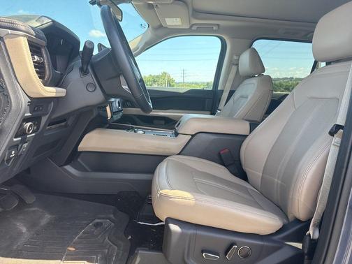 BLUE TINTED CLEARCOAT 2023 Ford Expedition Limited