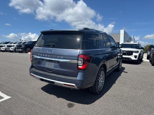 BLUE TINTED CLEARCOAT 2023 Ford Expedition Limited