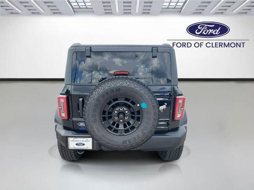 SHADOW BLACK 2026 Ford Bronco Outer Banks