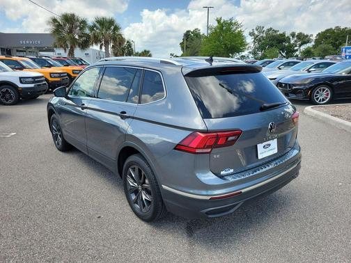 Platinum Gray Metallic 2022 Volkswagen Tiguan 2.0T SE