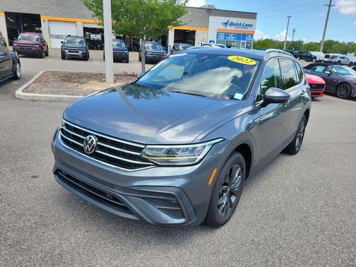 Platinum Gray Metallic 2022 Volkswagen Tiguan 2.0T SE