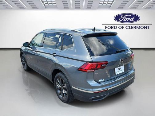 Platinum Gray Metallic 2022 Volkswagen Tiguan 2.0T SE